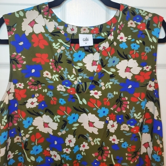 Cabi 3981 Wild Flower Top Sleeveless Green Floral Size M - Picture 2 of 7